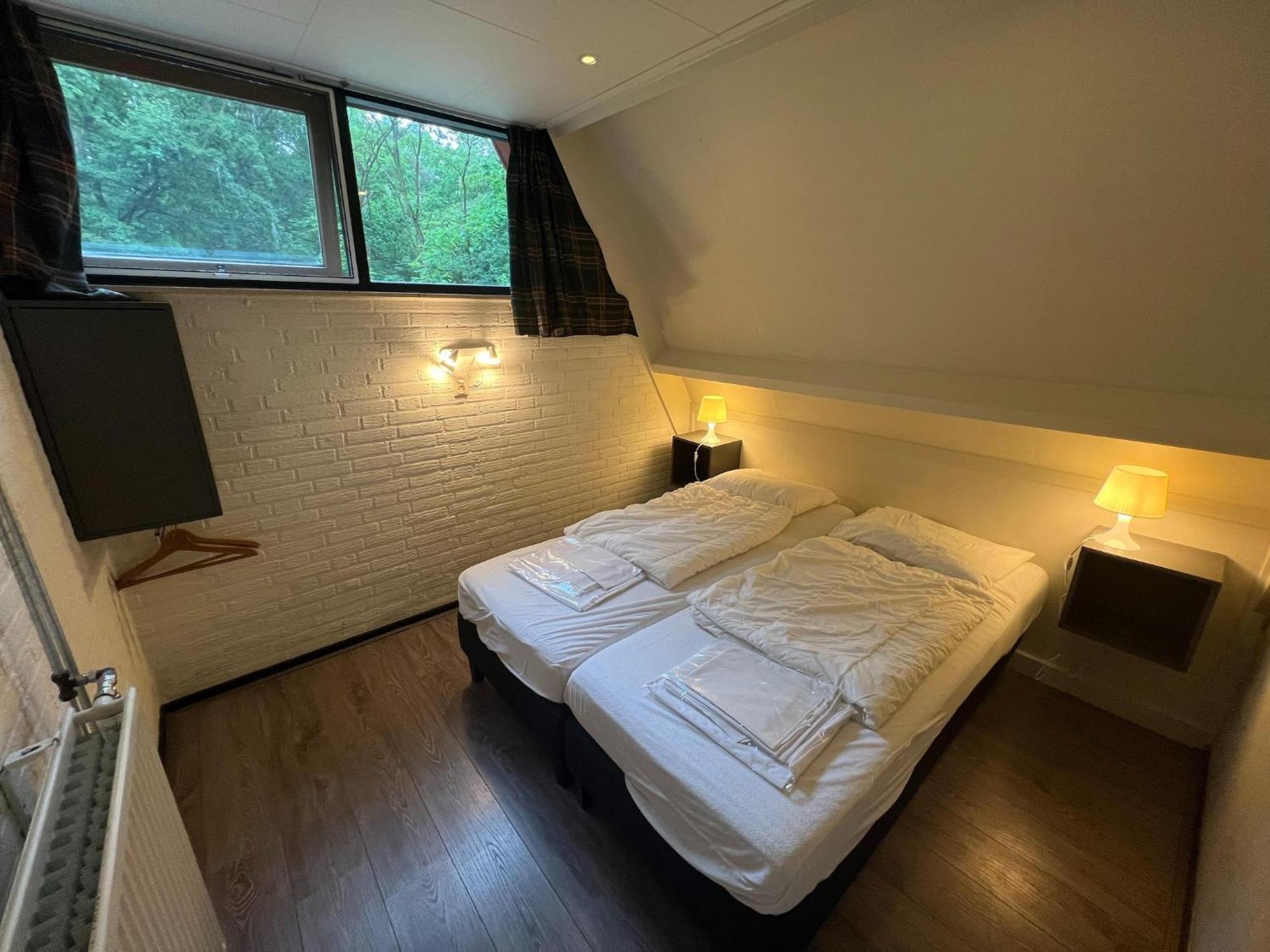 Modern Holiday Home In Stramproy In The Forest Экстерьер фото