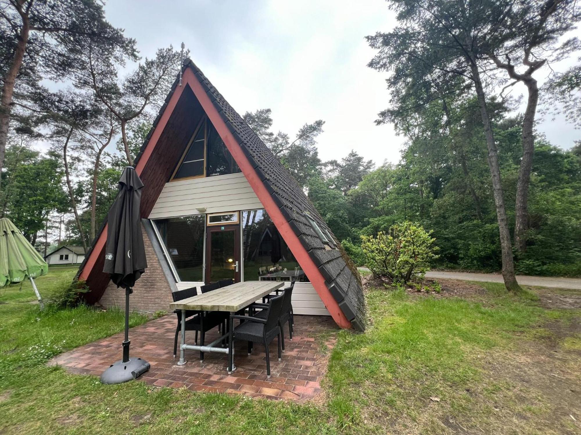 Modern Holiday Home In Stramproy In The Forest Экстерьер фото